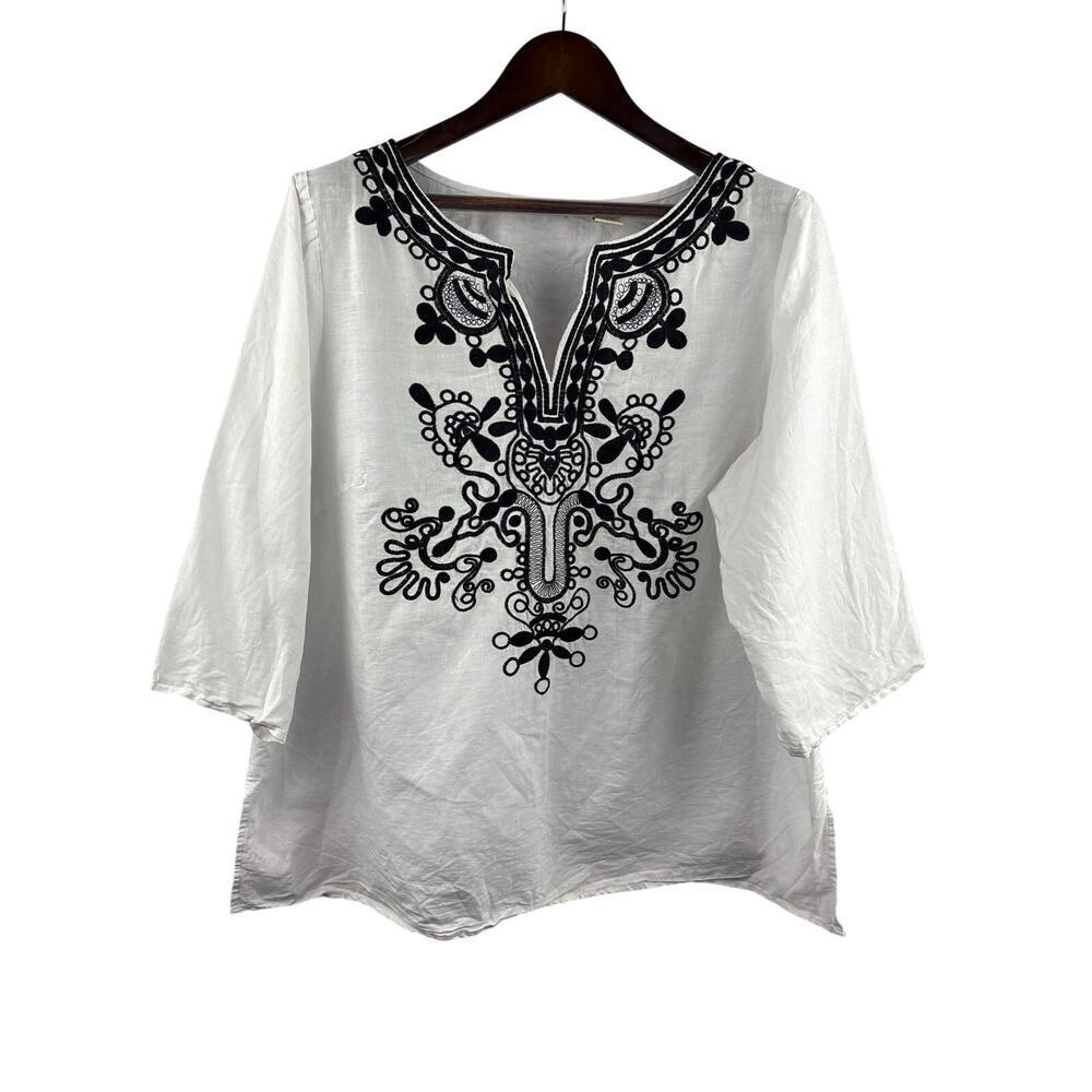Women’s e-col-o-gie Size 1X White 3/4 Length Sleeve Blouse w/ Black Embroidery